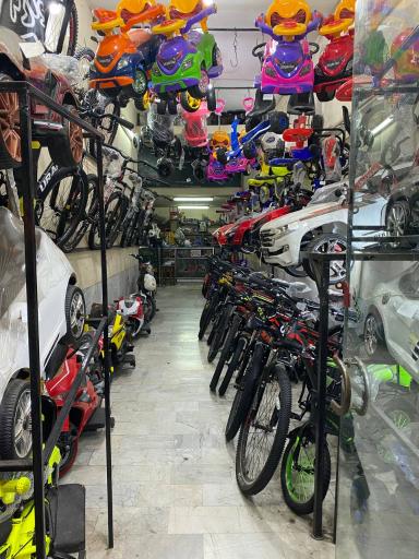 عکس فروشگاه لوازم یدکی موتورسیکلت سرشار