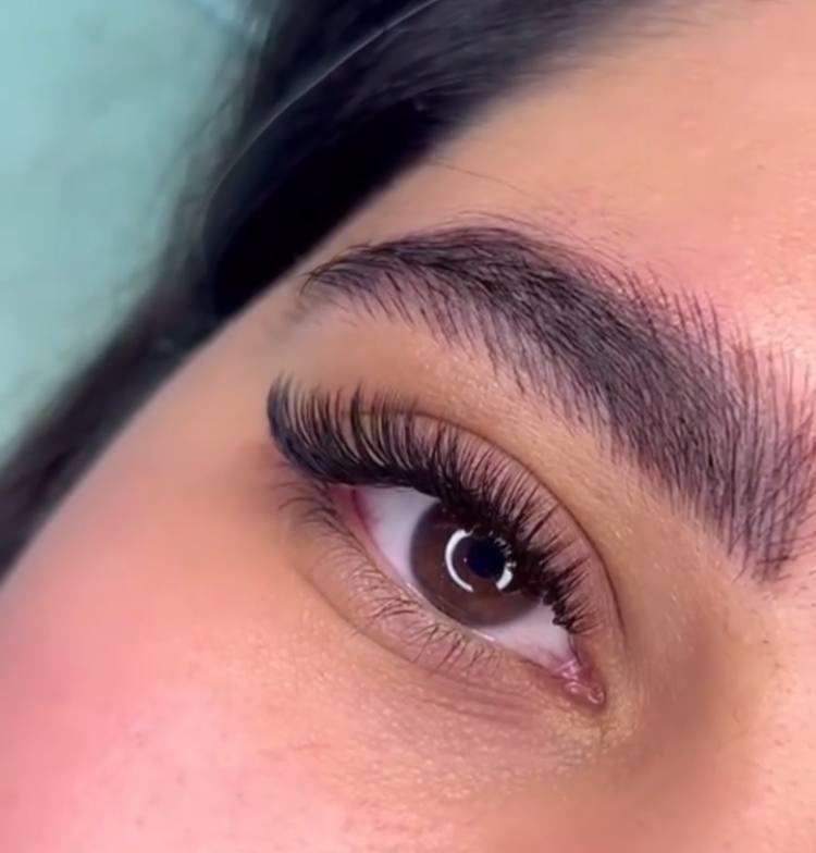 عکس مرکز مژه لنا