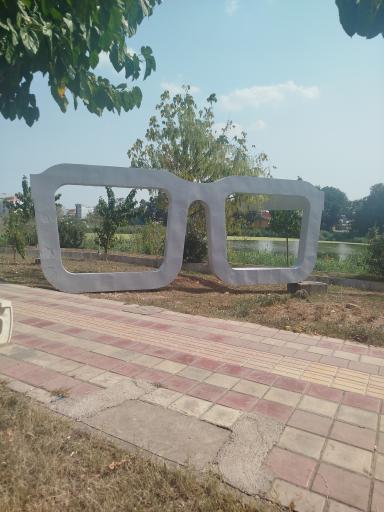 عکس تالاب عینک