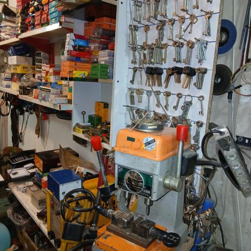 عکس قفل و کلید قاسمی