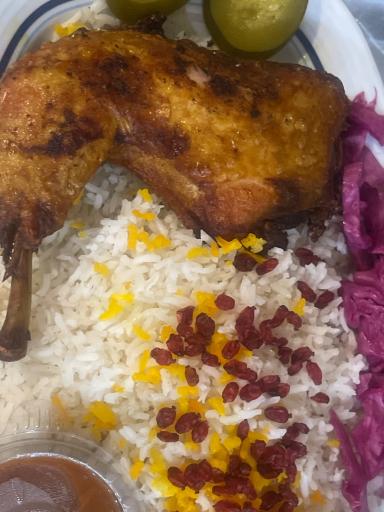 عکس باغچه رستوران ترنج