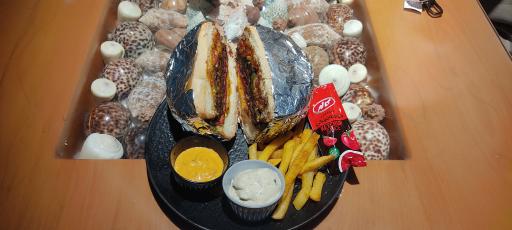 فست فود آکواریوم