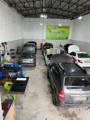 عکس خدمات برق و کامپیوتر خودرو کیان