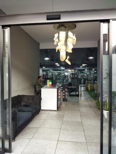 عکس باشگاه بدنسازی زندگی سبز