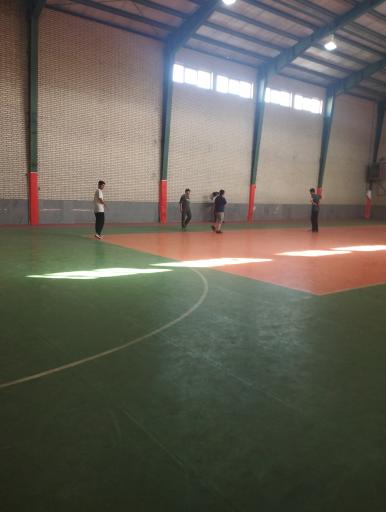 عکس سالن فرهنگی ورزشی شهدای سیس