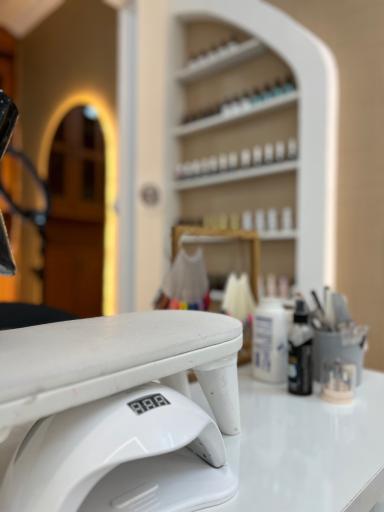 آموزشگاه و سالن زیبایی مهدیه کاهانی