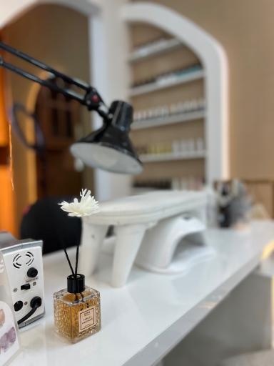 آموزشگاه و سالن زیبایی مهدیه کاهانی