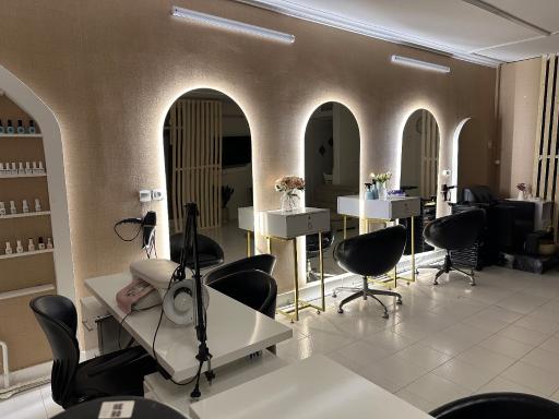 آموزشگاه و سالن زیبایی مهدیه کاهانی