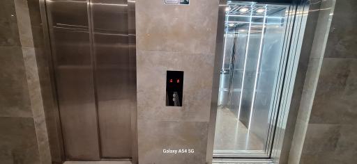 عکس برج نفیس فرمانیه