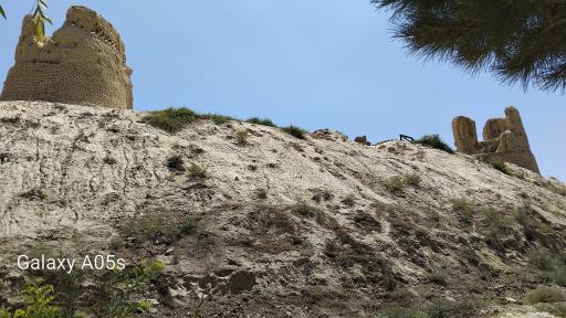 عکس محوطه تاریخی تپه و قلعه وداغ