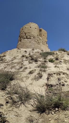 عکس محوطه تاریخی تپه و قلعه وداغ