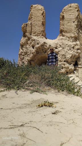 عکس محوطه تاریخی تپه و قلعه وداغ