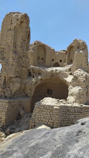 عکس محوطه تاریخی تپه و قلعه وداغ