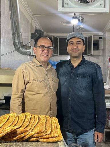 نان روغنی و زعفرانی میثم