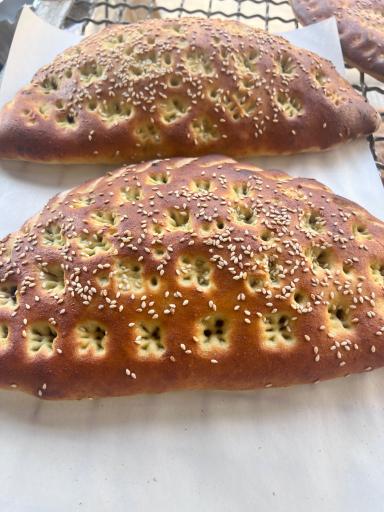 نان روغنی و زعفرانی میثم
