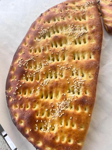 نان روغنی و زعفرانی میثم