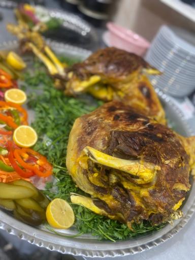 عکس رستوران و باغچه سنتی تاج محل
