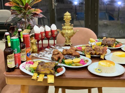 عکس رستوران و باغچه سنتی تاج محل