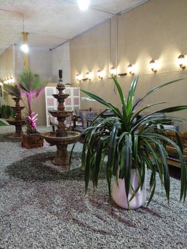 عکس سفره خانه سنتی آرش