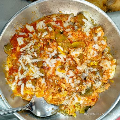 عکس دیزی و املت سرای کریمخان