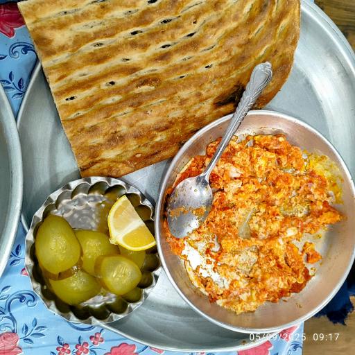 عکس دیزی و املت سرای کریمخان