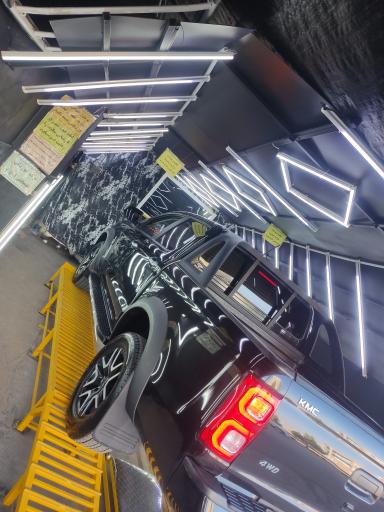 عکس مرکز تشخیص رنگ محمد نقاش