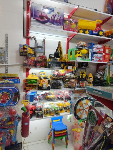 اسباب‌بازی و بازی فکری وروجکا