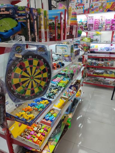 اسباب‌بازی و بازی فکری وروجکا