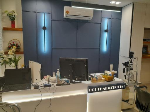 عکس دکتر نیک اندیش متخصص چشم پزشکی