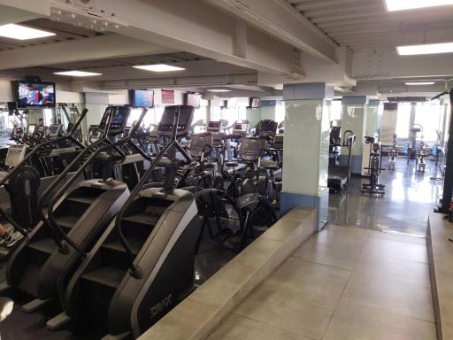 عکس باشگاه ورزشی مکث