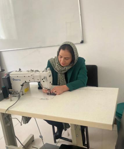 عکس آموزشگاه طراحی دوخت و صنایع دستی مولود