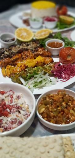 عکس باغ رستوران خاتون