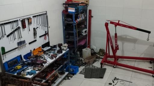 عکس تعمیرگاه خودرو کارینو 