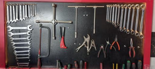 عکس خدمات برق خودروی حمید