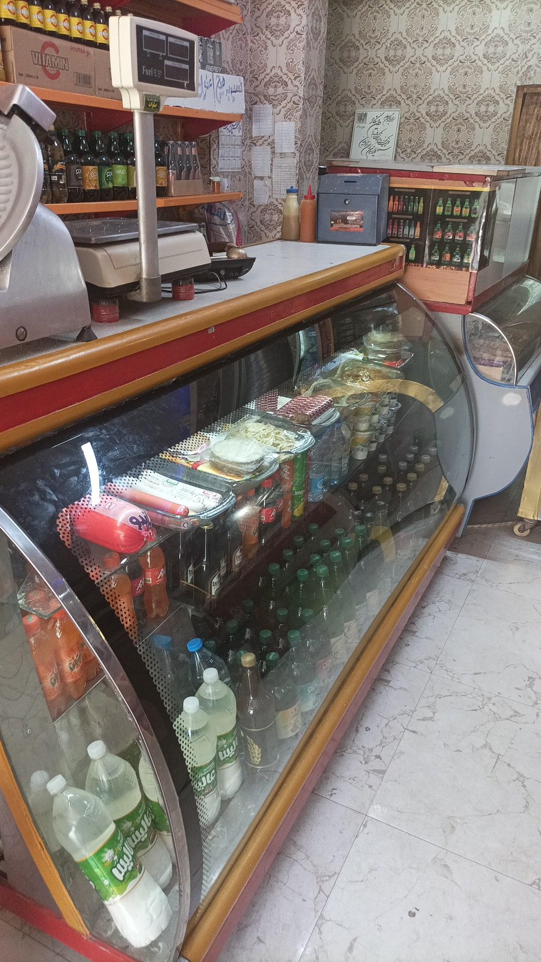 عکس سوپر مارکت و اغذیه بابا علی 