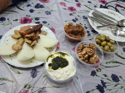 عکس رستوران ترنگ طلایی