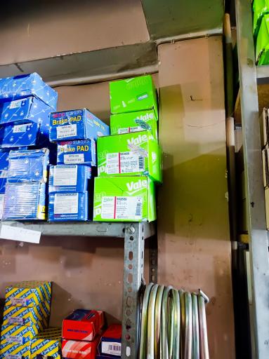 عکس فروشگاه لوازم یدکی فرجی