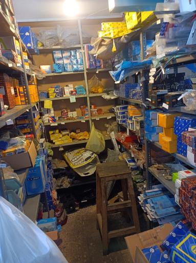 عکس فروشگاه لوازم یدکی فرجی