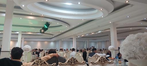 عکس مجتمع تشریفات مدرن شنهای طلایی