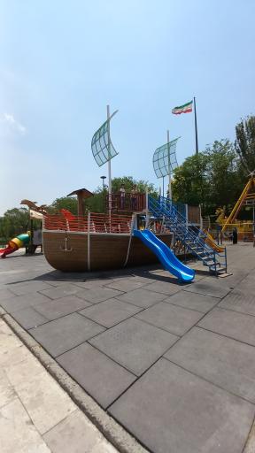 عکس زمین بازی کودکان پارک پرواز 