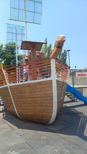 عکس زمین بازی کودکان پارک پرواز 