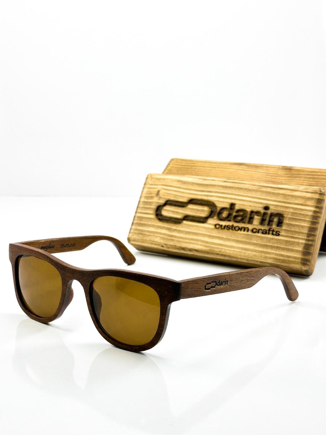 عکس عینک چوبی دارین