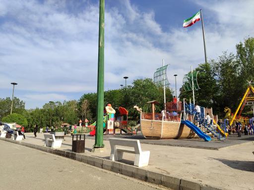 عکس زمین بازی کودکان پارک پرواز 