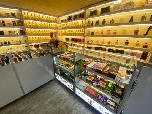 عکس عطر هانیس