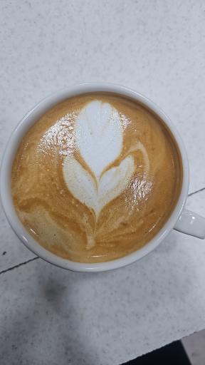 عکس کافه رستوران‌ اردیبهشت