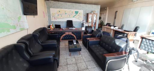 عکس مشاورین املاک عصر جدید 