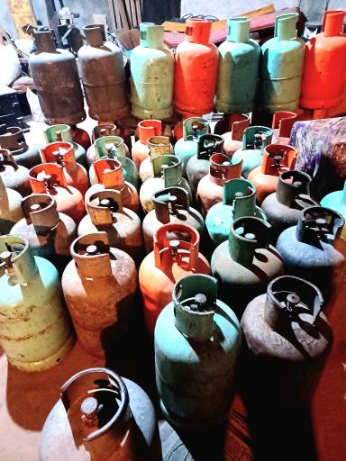 عکس توزیع گازمجید