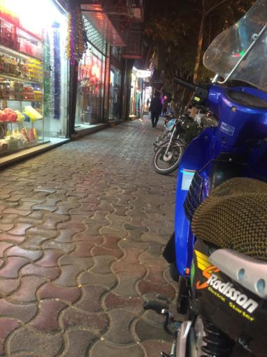 عکس فروشگاه پوشاک لبخند زندگی