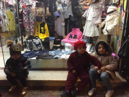 عکس فروشگاه پوشاک لبخند زندگی