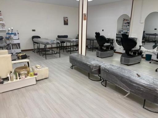 عکس سالن زیبایی آی ناز